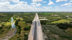 Porque los mexicanos prefieren tomar carretera