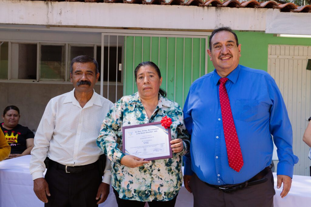 EntregadeBañosPrimariaAMOR_Octubre2025-10