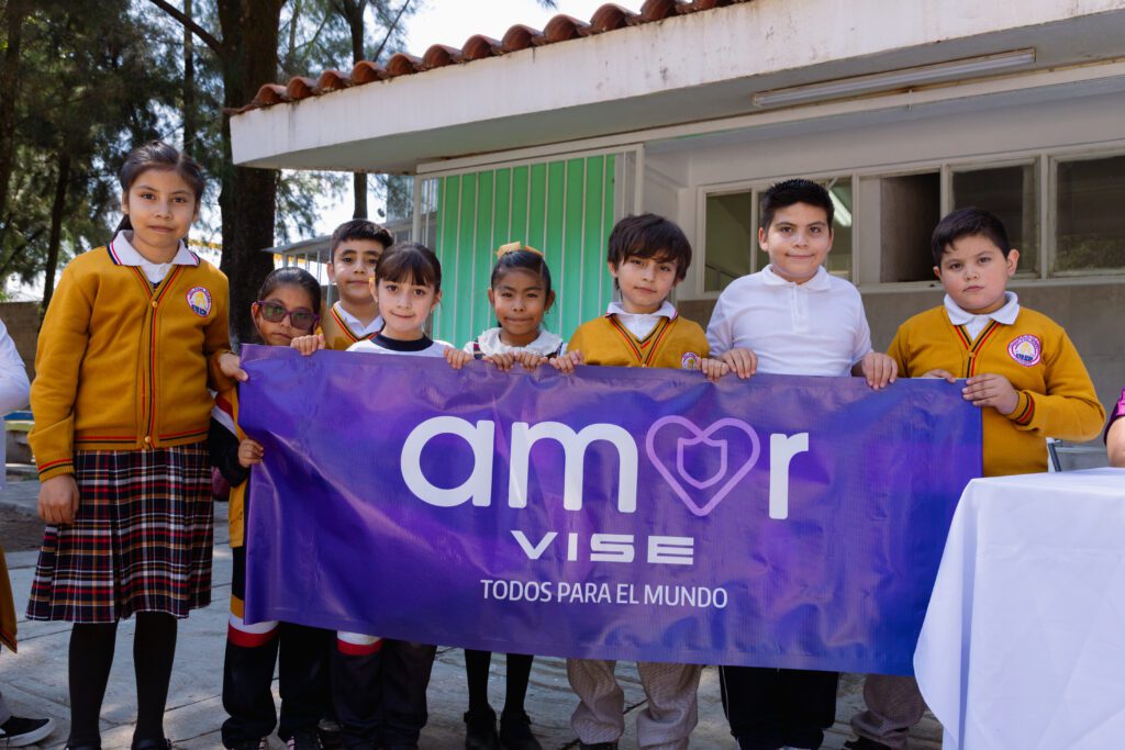 EntregadeBañosPrimariaAMOR_Octubre2025-5